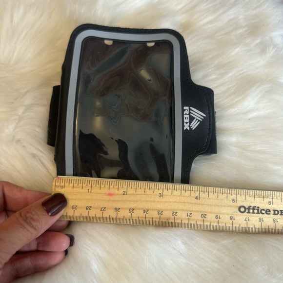 RBX Sports Sleeve IPhone 4/5 Performance Adjustable Armband Black - Picture 8 of 9